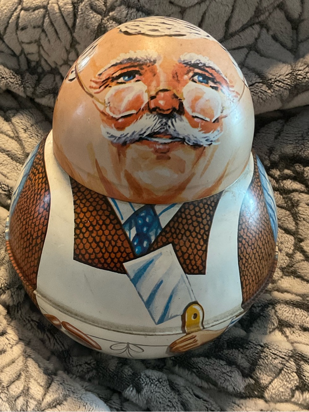 Vintage 1980 “Roly Poly” Tobacco Collectors Tin of “The Butcher” 7.5 x 6” EUC